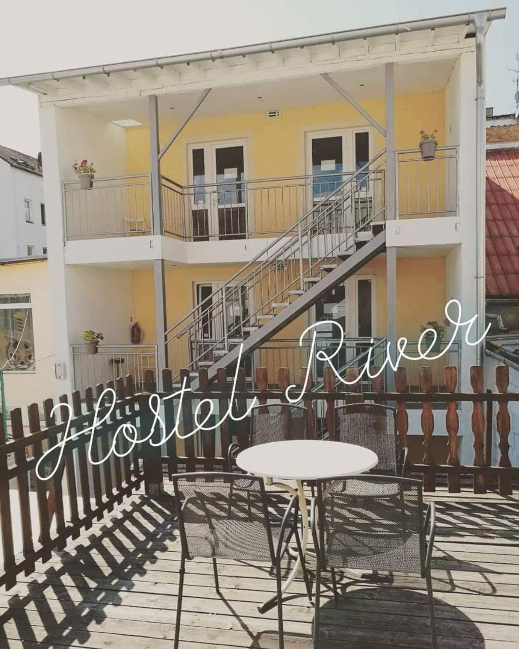 Hostel Riverプルゼニ エクステリア 写真